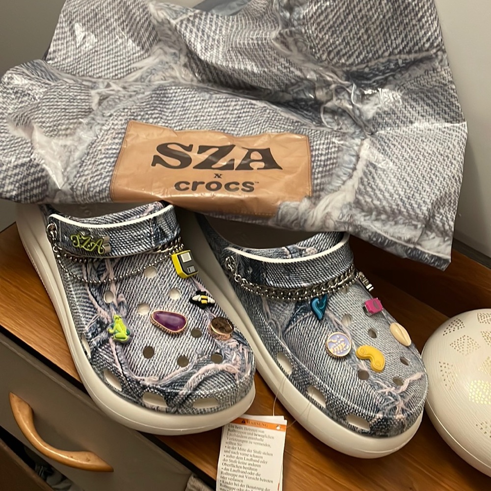 Mega crush sza crocs